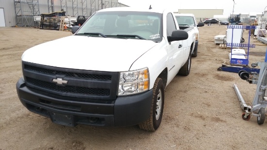 2009 Chevrolet Silverado Pickup Truck 4X4 V8, 5.3L , Fuel Type: F , Transmission: A4 , Color: White 