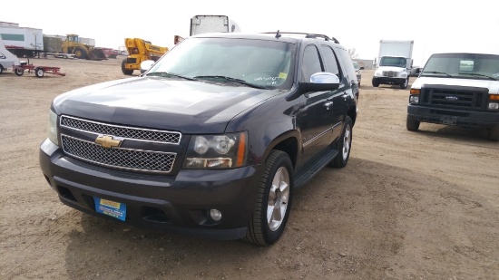 2010 Chevrolet Tahoe SUV SUV 4X2 V8, 5.3L , Fuel Type: F , Transmission: A6 , Color: Gray , ODO Read