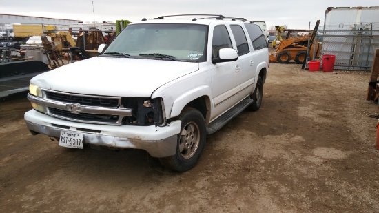2005 Chevrolet Suburban SUV SUV RWD V8, 5.3L , Fuel Type: F , Transmission: A4 , Color: White , ODO 