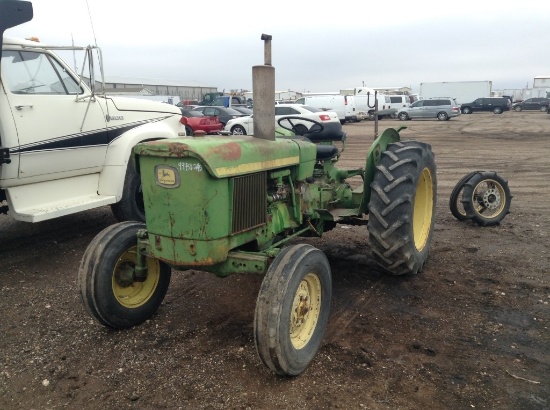 "John Deere 1020 Tractor Engine Type: 4Cyl , Fuel Type: Gas , Transmission Type: 7 Speed , Meter Rea