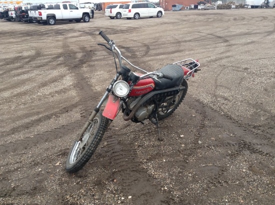 "Kawasaki 175 Dirtbike Engine Type: 175cc , Fuel Type: Gasoline , Transmission: 4 Speed , Color: Red
