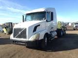 2007 Volvo TF Sleeper Truck Tractor 6x4 i6 , Fuel Type: d , Transmission: 10 Speed , Color: White , 