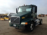 2002 Volvo Day Cab Truck Tractor 4x2 I6 , Fuel Type: D , Color: Green , ODO Reads: 70903 , VIN: 4V4M