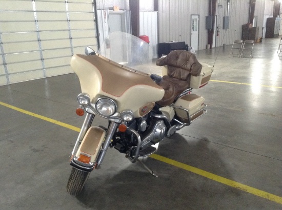 1988 Harley Davidson Classic Motorcycle Engine Type: V Twin , Fuel Type: G