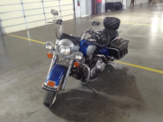 1984 Harley Davidson Road King Motorcycle Engine Type: V-Twin , Fuel Type: