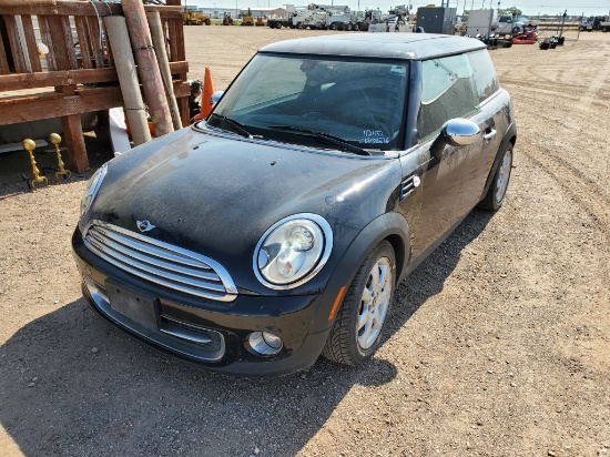 2012 MINI Cooper Hardtop Hatchback Car FWD I4, 1.6L , Fuel Type: G , Transm