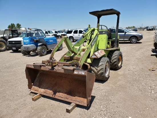 Dynamic Swinger Front End Loader *STARTS AND RUNS, WILL NOT DRIVE* Engine T