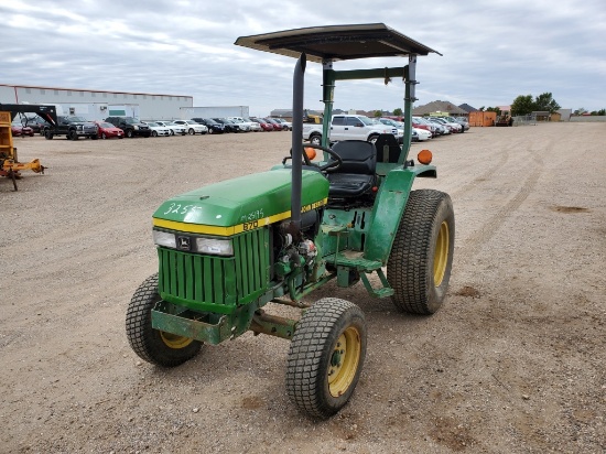 John Deere 870 Utility Tractor W/canopy