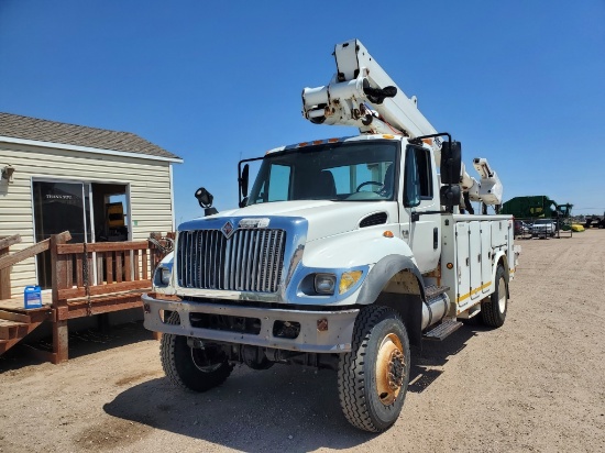 2003 International 7300 Service Bucket Truck
