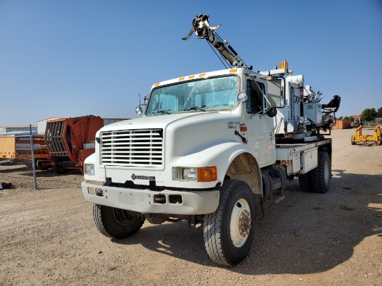 1996 International 4800 Service Digger/pole Truck