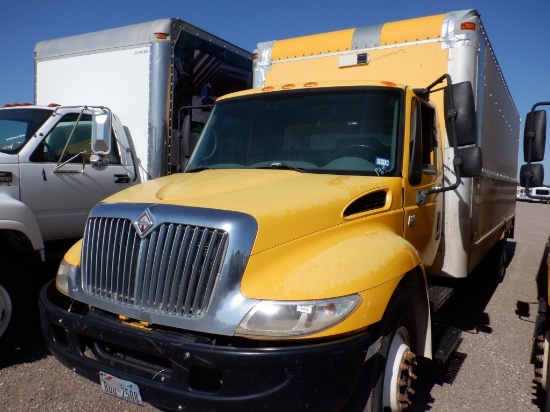 2005 International 4300 Box Truck
