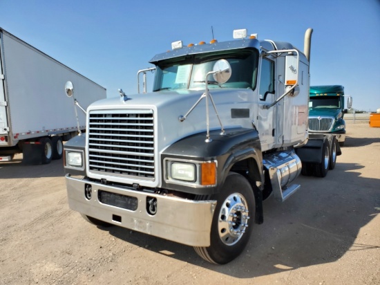 2011 Mack Chu613 Sleeper Truck Tractor