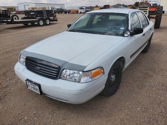 1999 Ford Crown Victoria Sedan Car