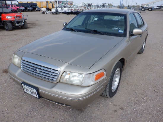 2000 Ford Crown Victoria Sedan Car