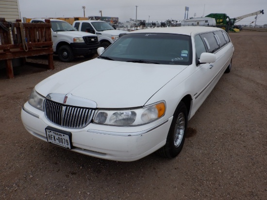 2000 Lincoln Town Car Limousine