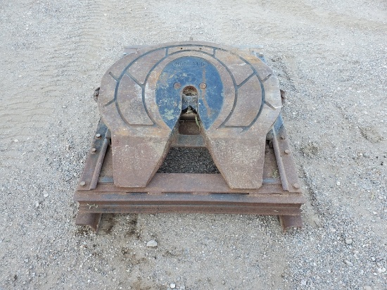 Holland 5th Wheel Receiver Hitch Plate