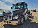 2014 Freightliner Day Cab Truck Tractor