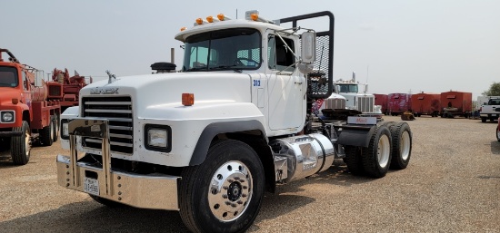 2000 Mack Rd688s Truck Tractor W/winch & Wet Kit
