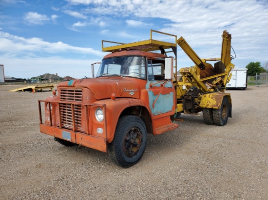 1964 International LoadStar 1600 Hydraulic Tree Spade Truck
