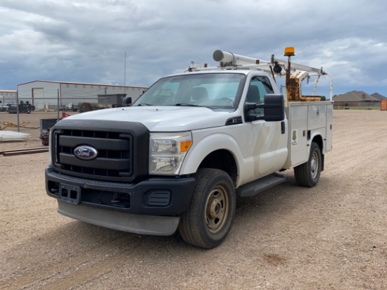 2011 Ford F350 Super Duty XL Regular Cab 2D