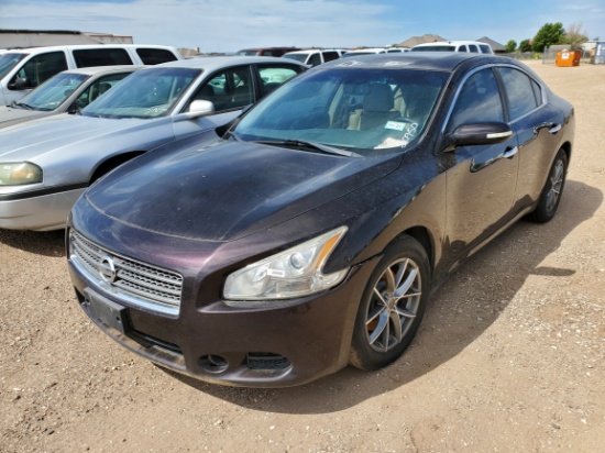 2010 Nissan Maxima S  Sedan 4D