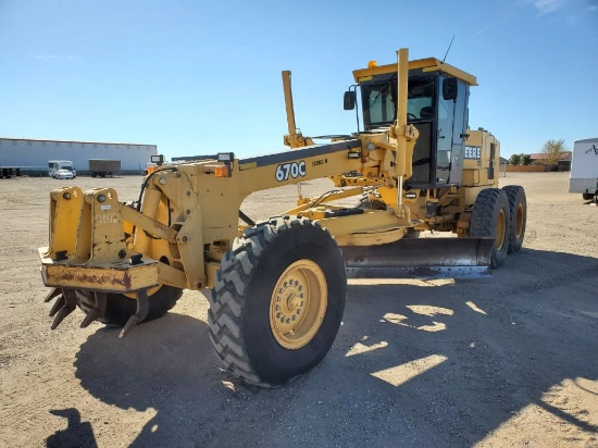 John Deere 670C Motor Grader