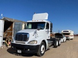 2002 Freightliner Columbia 120  Conventional Cab Truck Tractor