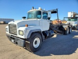 2001 International 4900  80 Inch Wide Steel Cab 68 ABC Truck Delivery