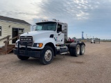 2004 Mack CV TRACTOR TRUCK