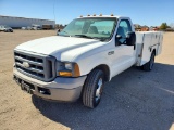 2005 Ford F350 Super Duty XLT Regular Cab 2D Service Truck XLT 2WD DRW