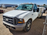 2005 Ford F350 Super Duty XLT Cab/Chassis / Regular Cab 2D Service Truck XLT 2WD DRW