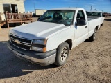 2006 Chevrolet Silverado 1500 LS / LT / W/T Regular Cab 2D LS