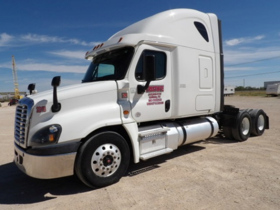 2017 Freightliner Cascadia Tandem Axle Tractor Truck
