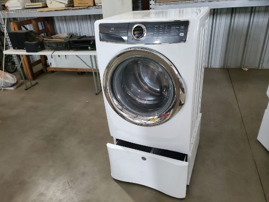 Electrolux Washer w/Base