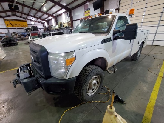 2011 Ford F350 Super Duty XL Cab/Chassis / Regular Cab 2D XL 4WD