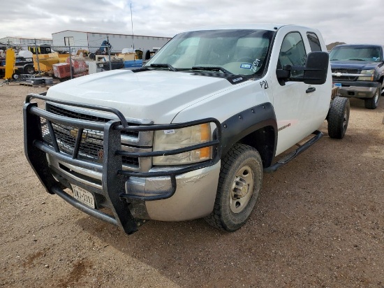 2010 Chevrolet Silverado 2500 W/T Extended Cab 4D Cab Chassis Work Truck