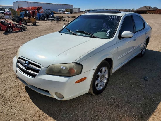 2002 Nissan Maxima GLE / GXE / SE Sedan 4D