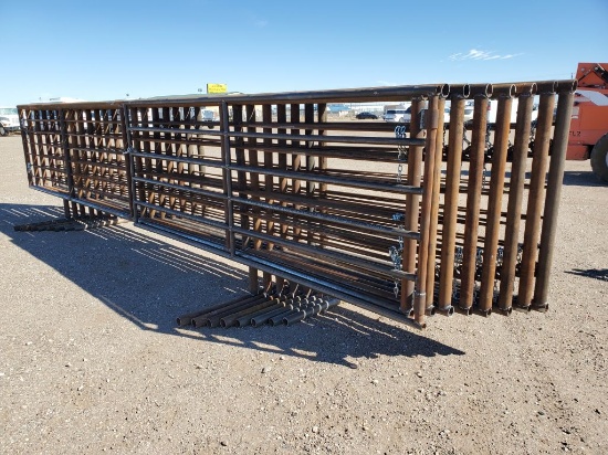 (8) 24' Panels (1) Has 12' Gate