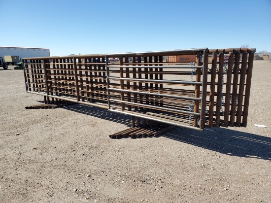 (8) 24' Panels (1) Has 6' Gate