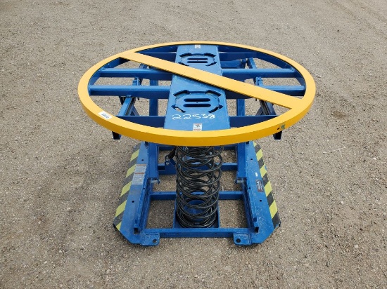 Global Self Adjusting Pallet Stand