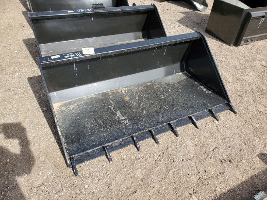 66" QT Bucket w/Teeth