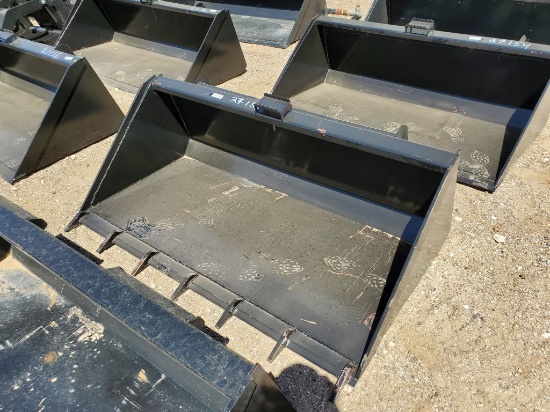 66" QT Bucket w/Teeth