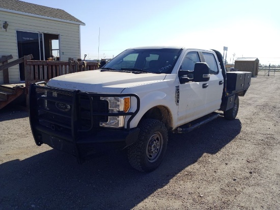 2017 Ford F250 Super Duty XL Crew Cab / LWB 4D