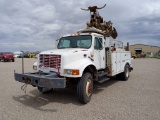 International  Model 480 Digger Derrick Truck