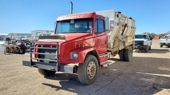 1994 Freightliner FL70 Harsh 502 Feed Truck