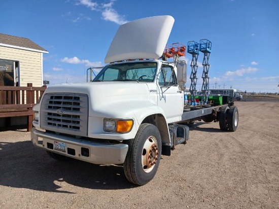 1998 Ford F700 F Series Conventional Cab Truck Delivery Cab & Chassis