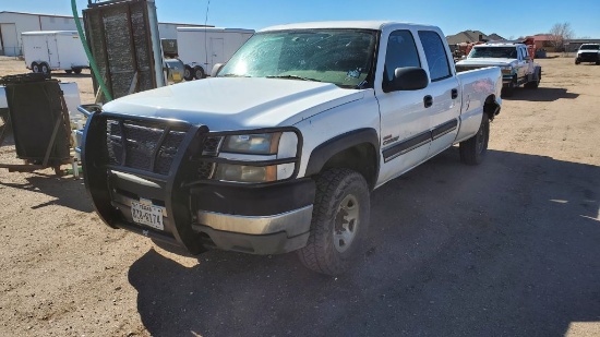 2005 Chevrolet Silverado 2500 LS Crew Cab 4D