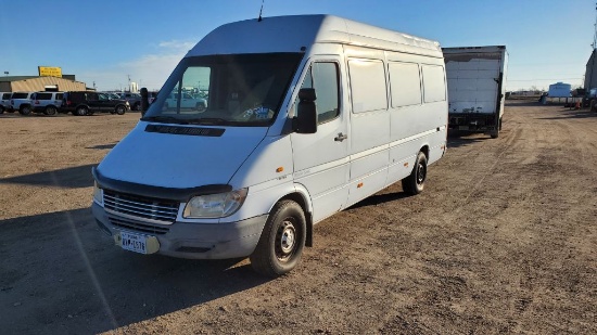2002 Freightliner Sprinter 2500 Super High Ceiling Cargo Van 3D