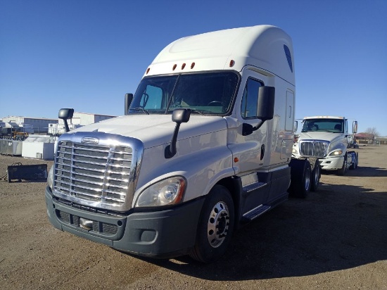 2016 Freightliner Cascadia 125  Sleeper Truck Tractor