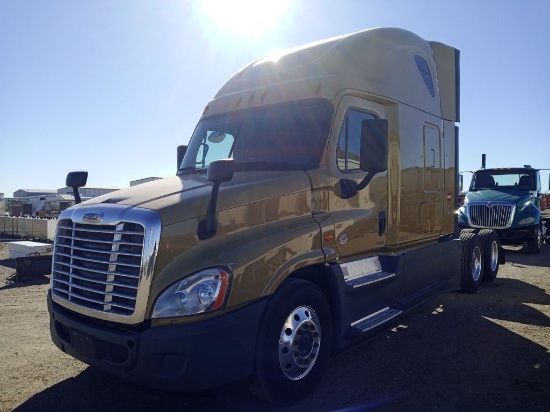 2016 Freightliner Cascadia 125  Tandem Axle Dual Conventional Cab / Sleeper Truck Tractor